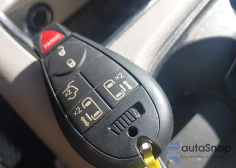 2014 Dodge Grand Caravan Sxt z USA, uszkodzony, nr VIN 2C4RDGCG7ER252872